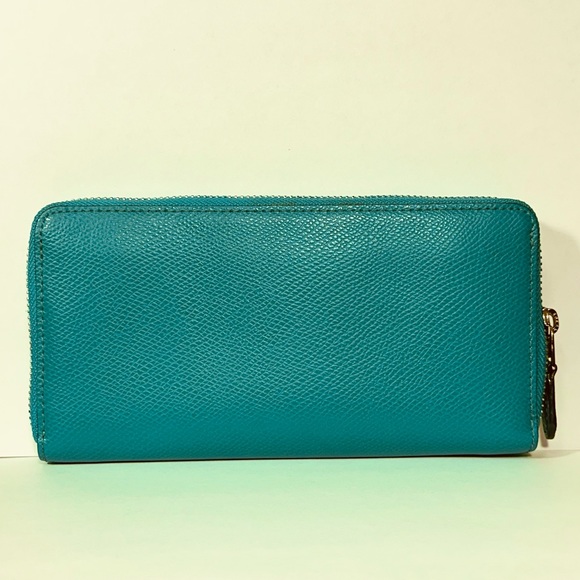 *HTF COLOR* COACH Crossgrain Leather Accordion Zip Around Wallet - Picture 2 of 12